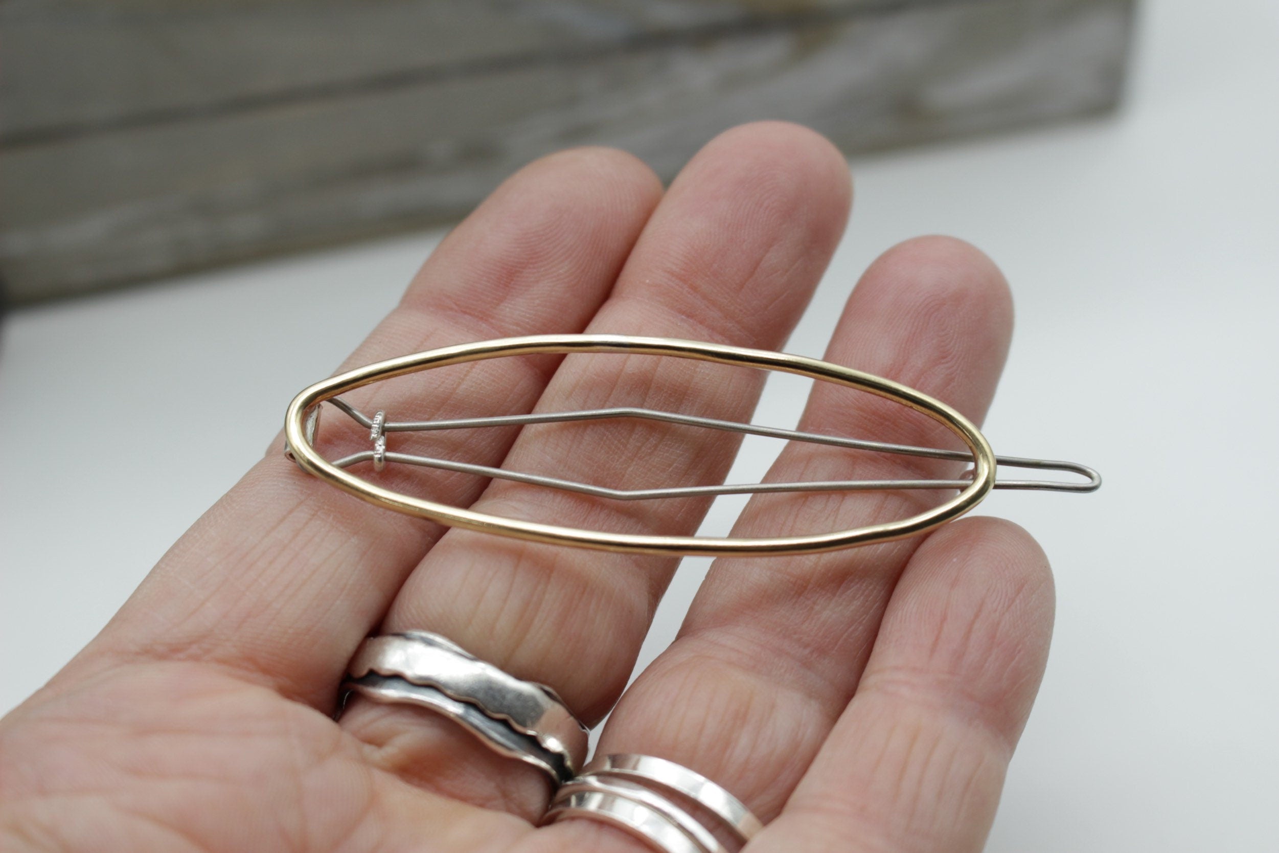 Medium oval Barrette
