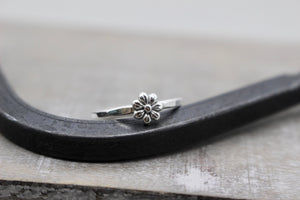 Daisy ring