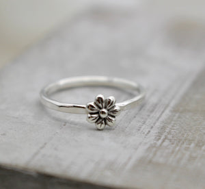 Daisy ring