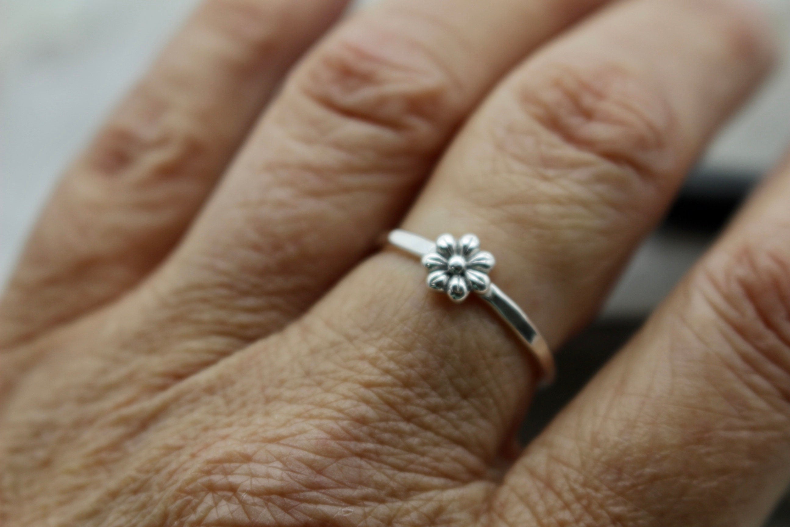 Daisy ring