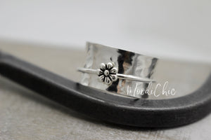 Spinner ring with flower - Sterling silver spinner ring - Gift for her - Meditation Ring - Jewelry