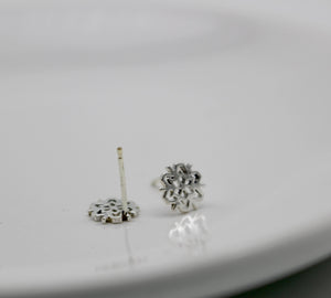 Snowflake earrings - sterling silver stud earrings - Silver Earrings - Stud Earrings