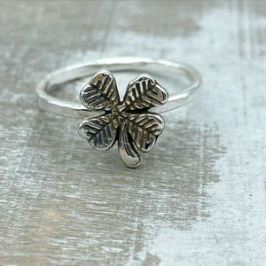 Lucky four leaf clover ring