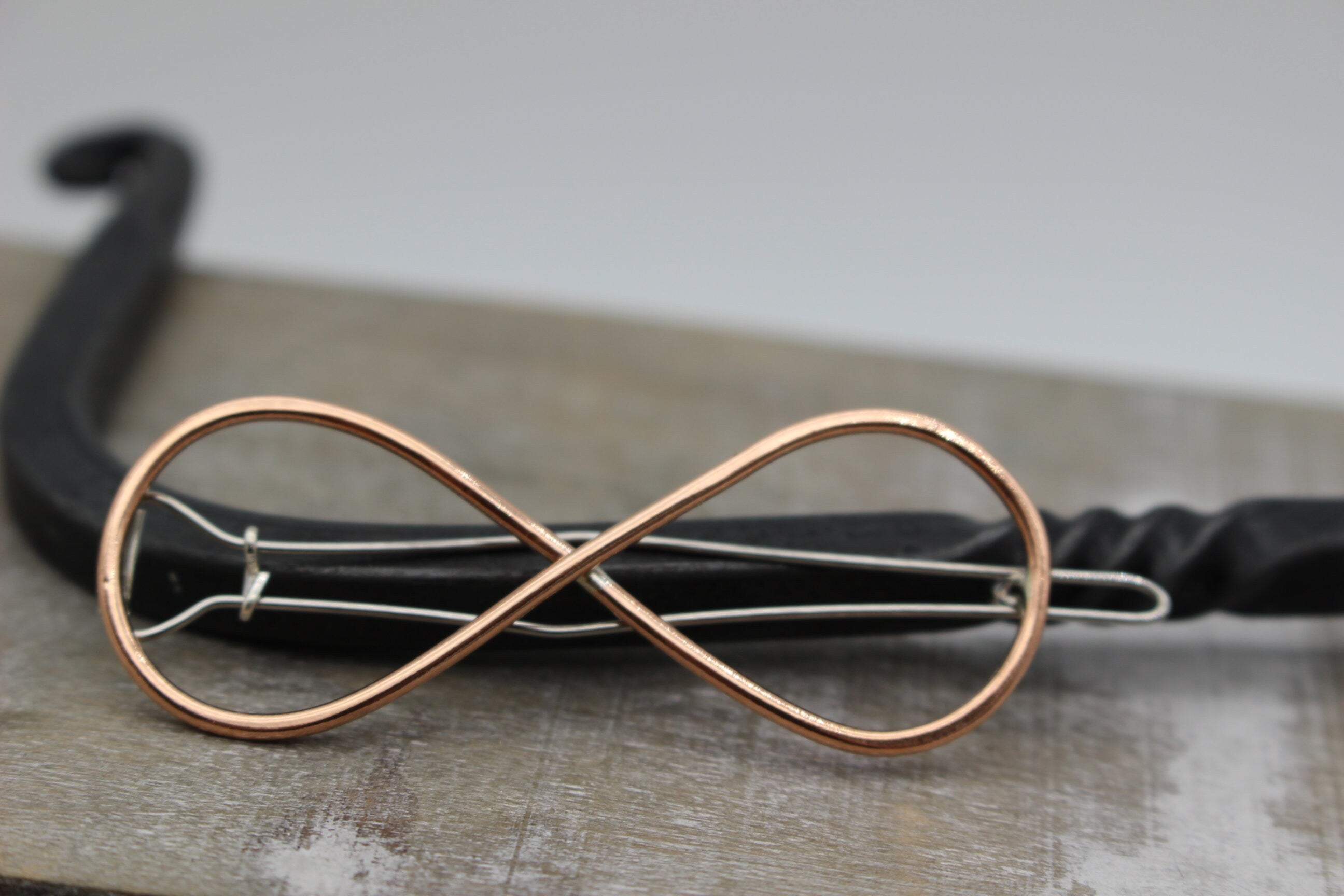 MEDIUM Infinity Barrette