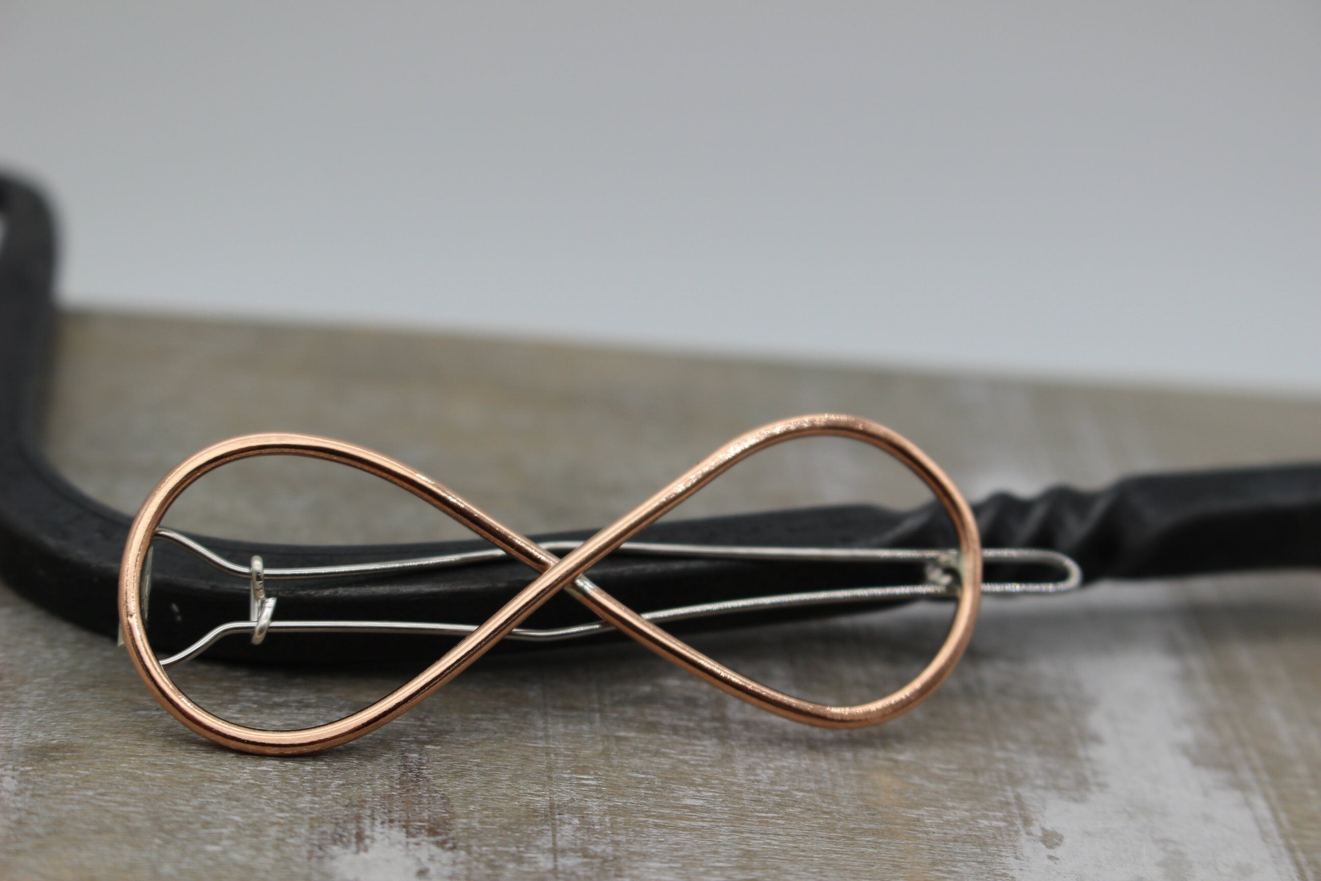 MEDIUM Infinity Barrette