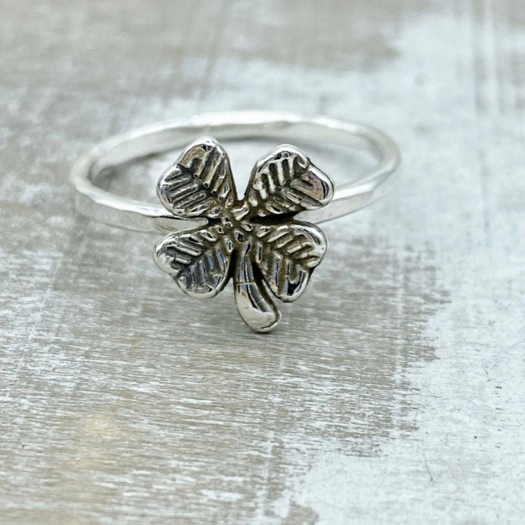 Lucky four leaf clover ring